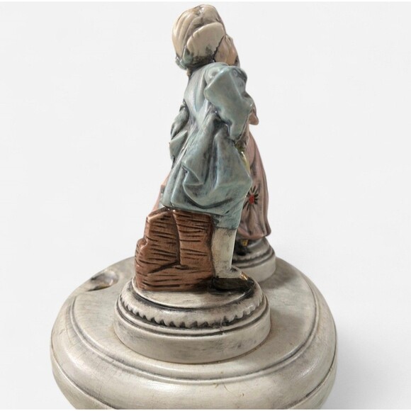 Vintage Holland Mold Victorian Hand Painted Lady & Gentleman Ceramic Figurines - Picture 5 of 7